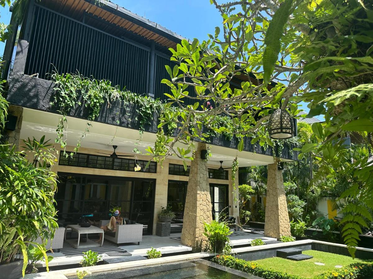 Amanputri Villa Семиняк Екстериор снимка